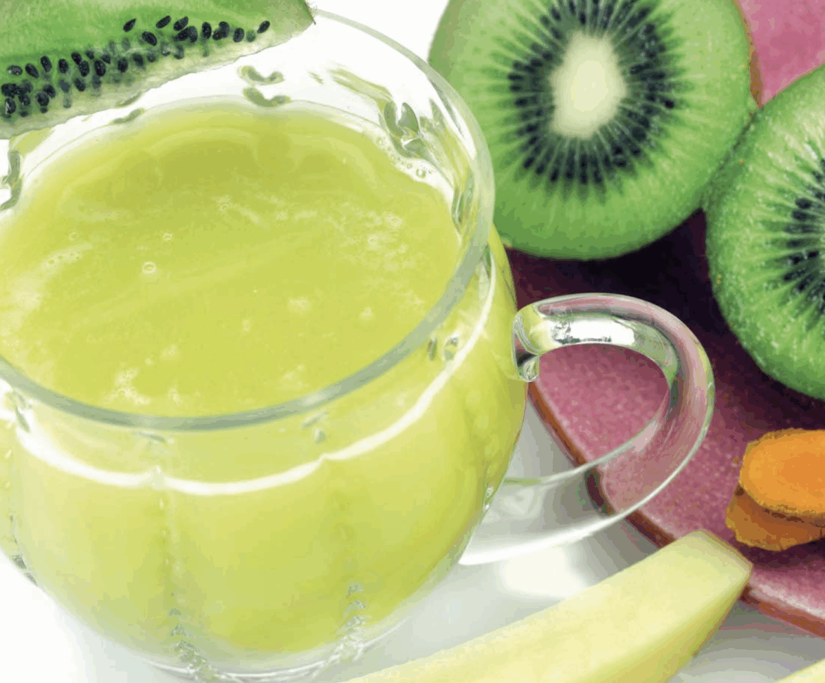 Centrifugato di kiwi e patata alla curcuma