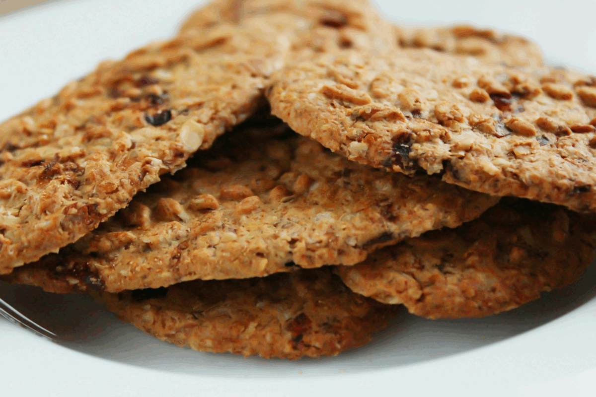 Biscotti energetici con avena e uvetta
