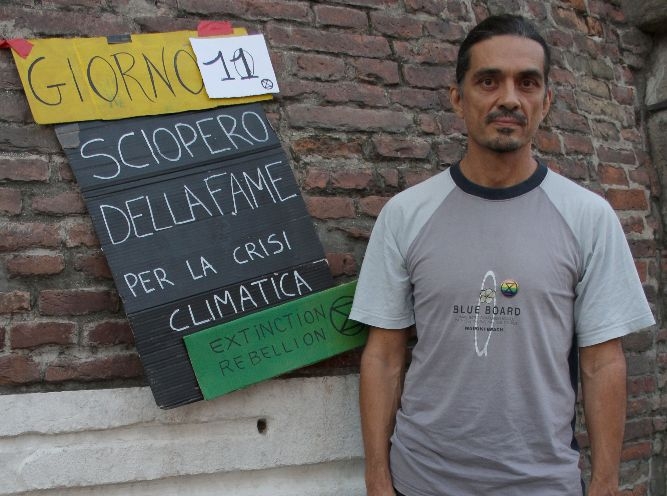 Extinction Rebellion e lo sciopero della fame: &laquo;Si rispetti la dichiarazione di emergenza climatica&raquo;