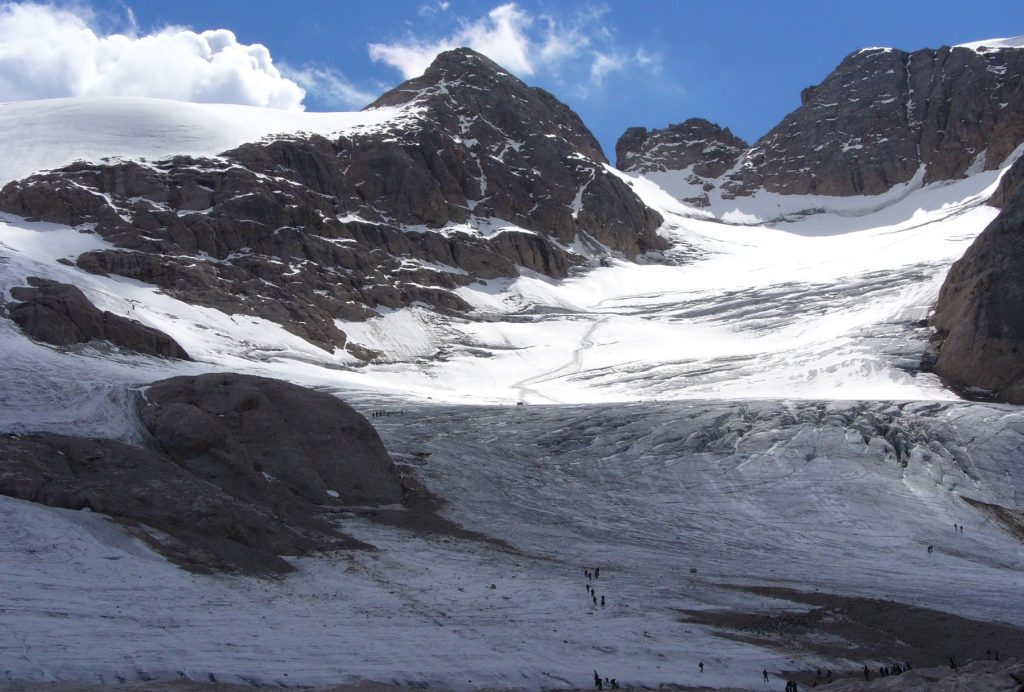 Fra 30 anni il ghiacciaio della Marmolada potrebbe non esserci pi&ugrave;