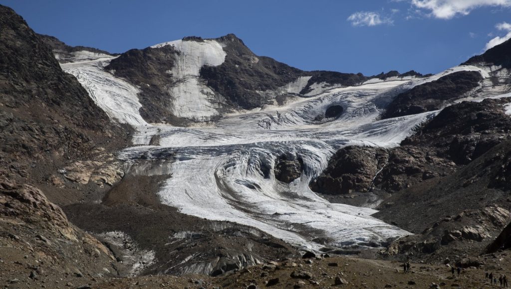 Greenpeace: &laquo;Microplastiche sui ghiacciai, rischio contaminazioni a valle&raquo;