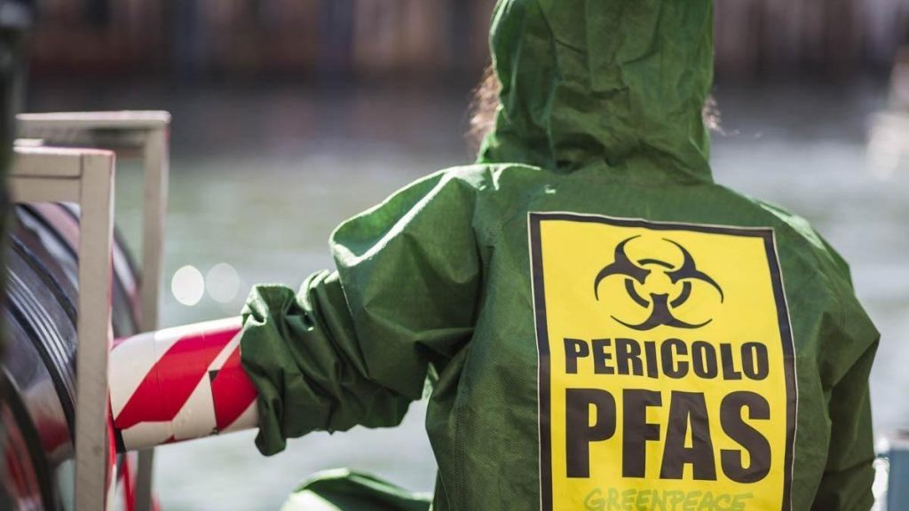 ISDE: &laquo;Per la IARC i PFOA sono sicuramente cancerogeni. Stop ai PFAS e bonifiche subito&raquo;