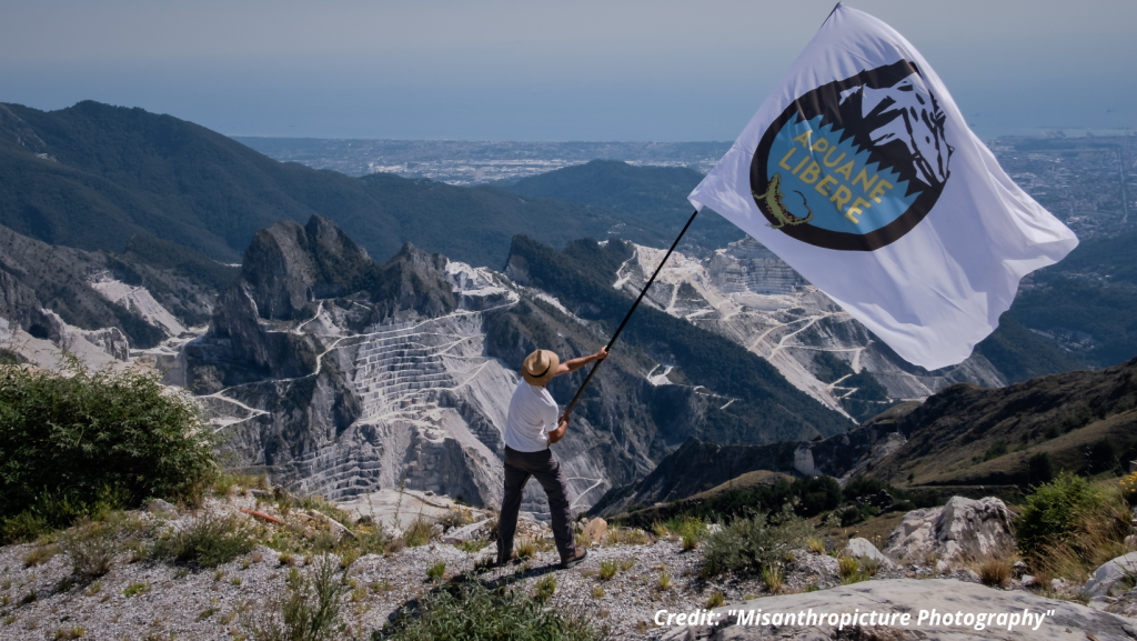 Il comitato Sos Apuane: &laquo;Stop alle cave che devastano le montagne&raquo;