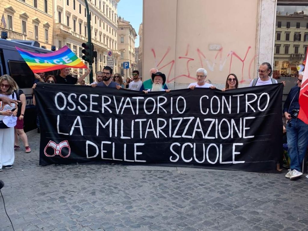 L’Osservatorio contro la militarizzazione della scuola: &laquo;Il 4 novembre lanceremo una petizione&raquo;