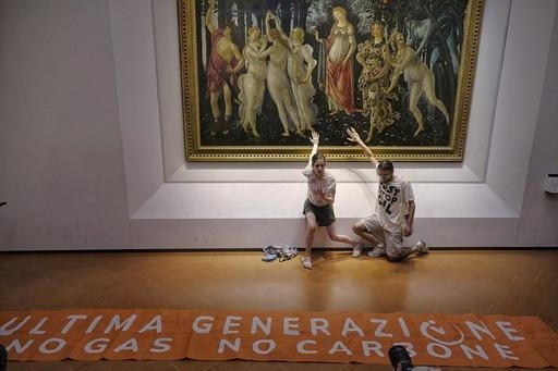 L&rsquo;appello di Ultima Generazione: &laquo;Mattarella non firmi il DDL ecoproteste&raquo;