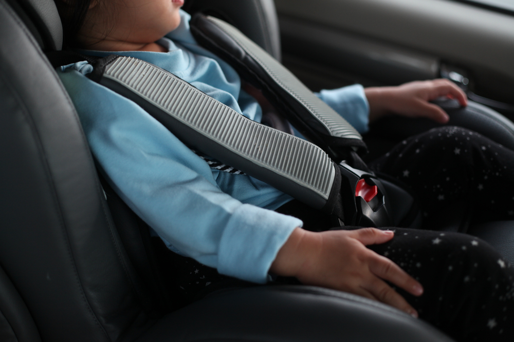 Le associazioni: &laquo;Basta pubblicit&agrave; di auto, soprattutto quando coinvolgono bambini&raquo;