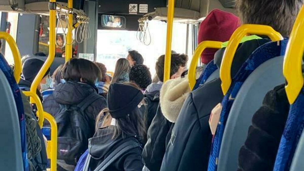 Rete Scuola in Presenza: &laquo;Via il green pass dai mezzi pubblici locali&raquo;