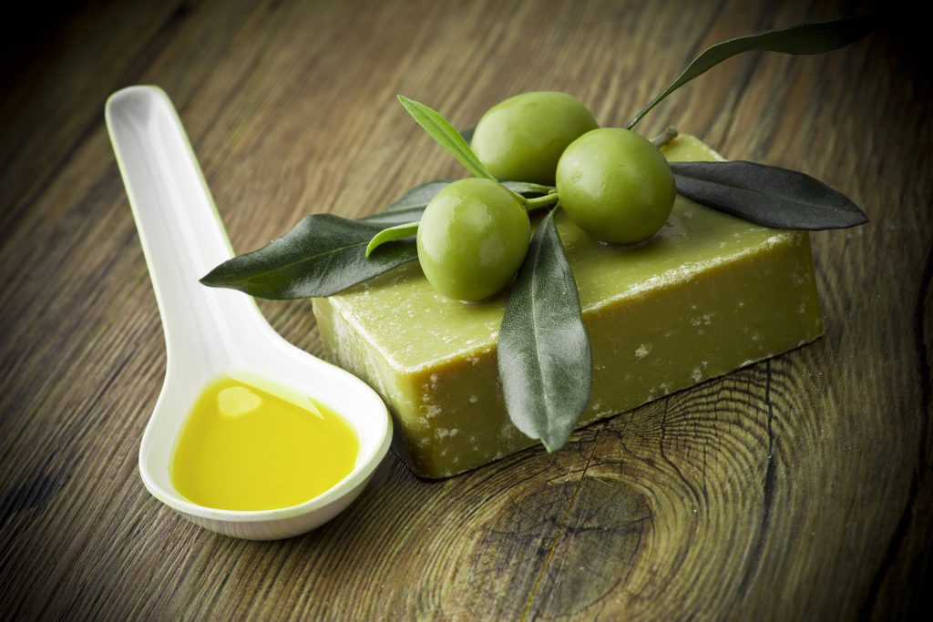 Sapone all&rsquo;olio di oliva: ricetta base