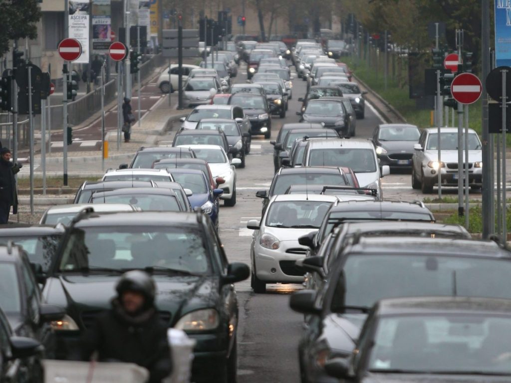 Smog, sicurezza e mobilit&agrave;: citt&agrave; italiane bocciate