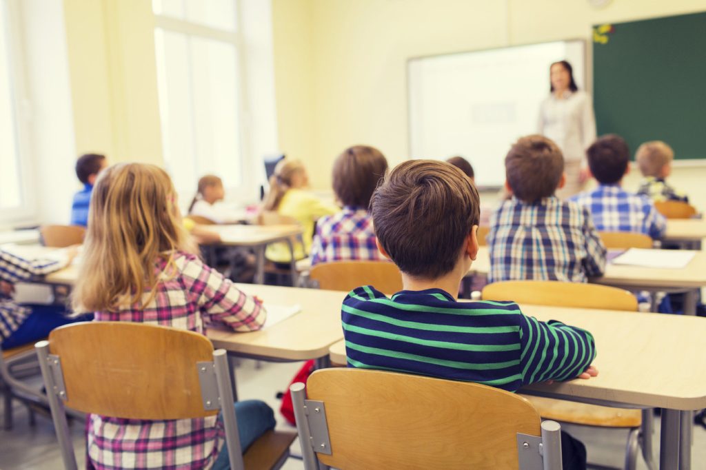 Studio spagnolo: &laquo;I bambini diffondono il coronavirus 6 volte meno degli adulti&raquo;