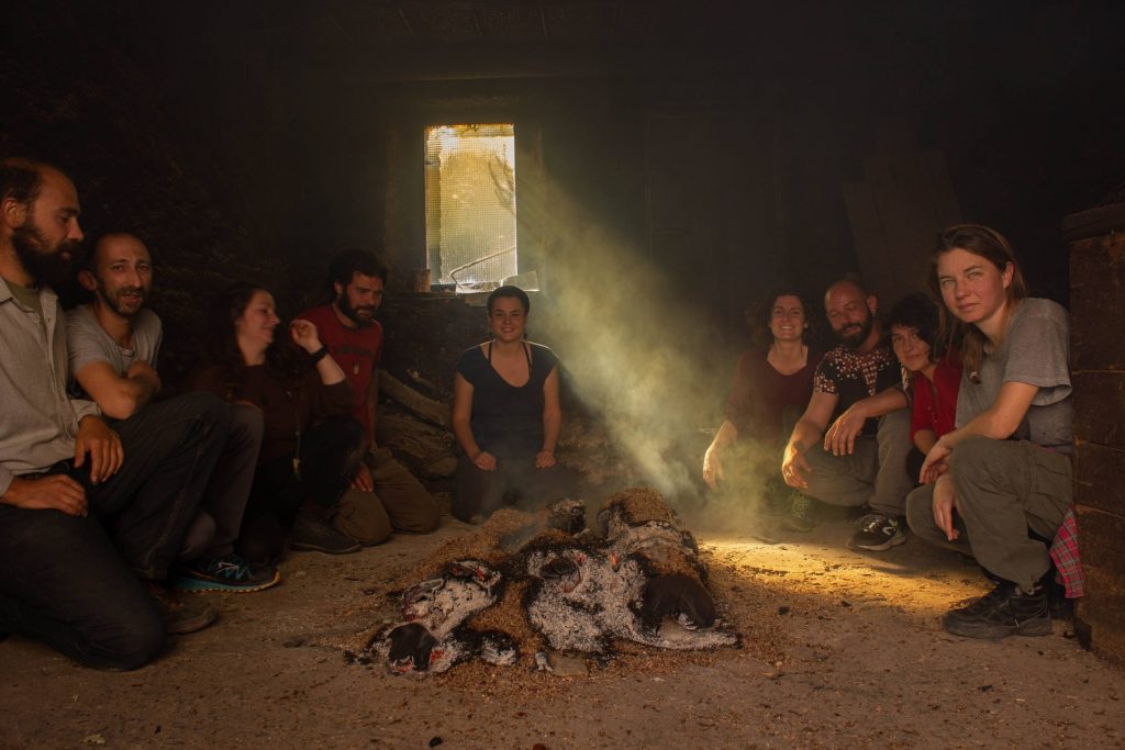 Una comunit&agrave; nella comunit&agrave;. Colomb’era, Ripopolanti della Val Taverone e locali uniti dall’amore per la tradizione.