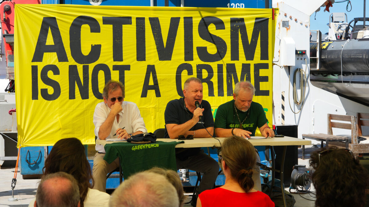 Greenpeace: &laquo;&ldquo;Diritto, non crimine&rdquo;: il rapporto sulla repressione degli attivisti per il clima&raquo;