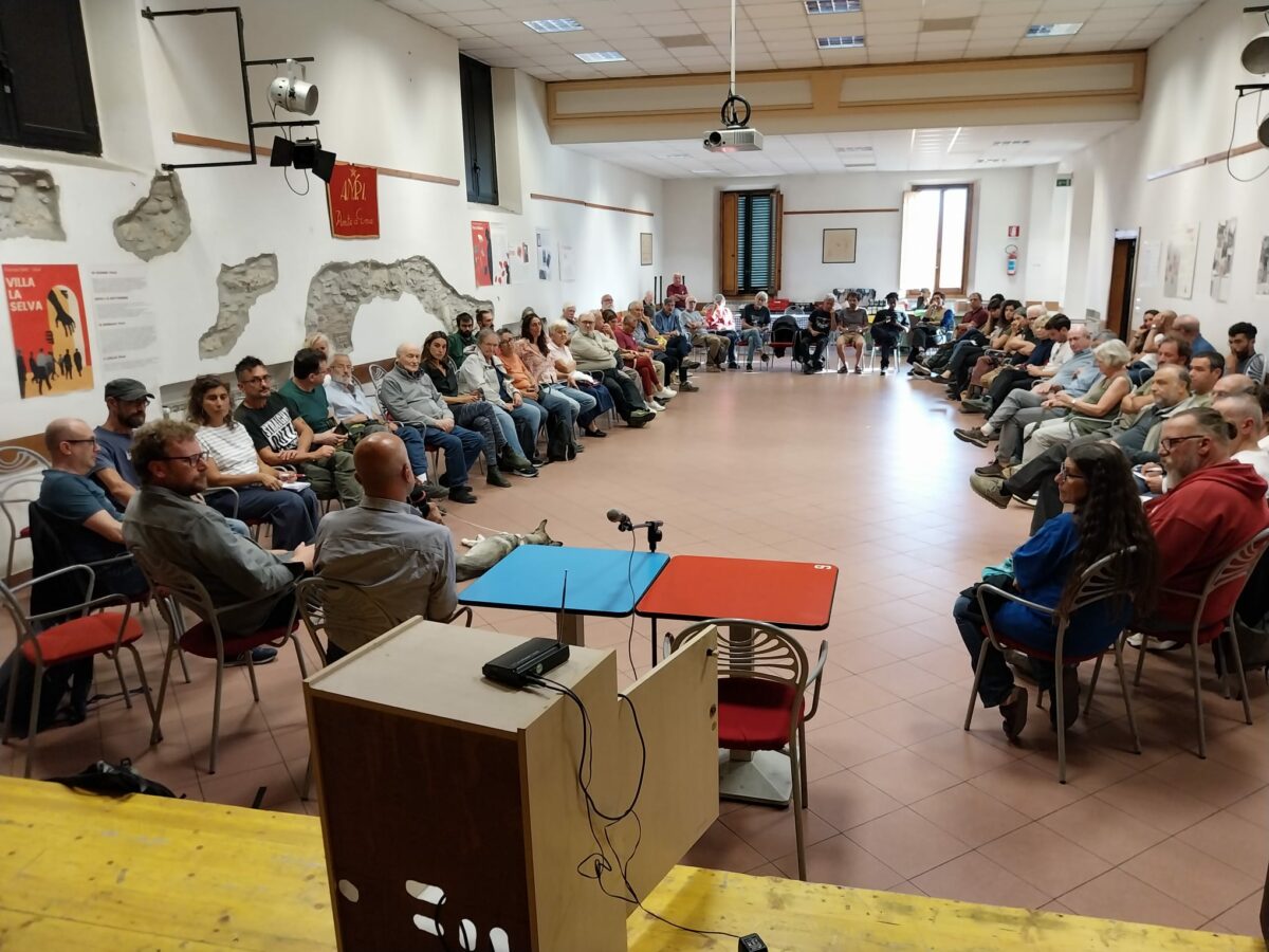 L’assemblea da Mondeggi: &laquo;Di qui non ce ne andiamo&raquo;