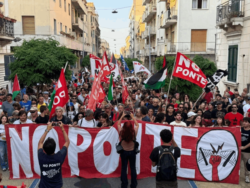 corteo no ponte solo stretto di messina